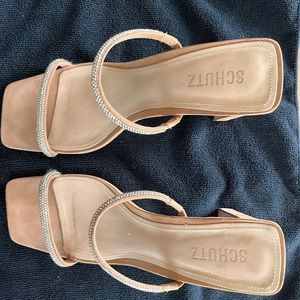 Schutz nude heels. Size 9.5. Wore once for my wedding. Perfect condition.
